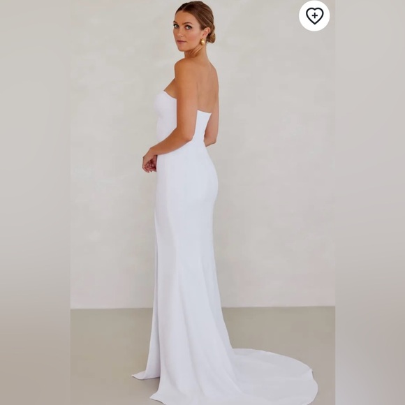 Park and Fifth Robson White Bridal Dress Size Small Wedding Dress with Train - Picture 3 of 3